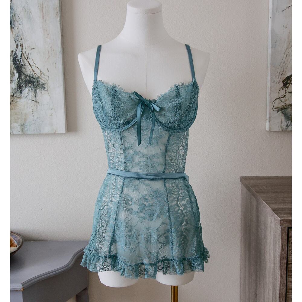Victoria's Secret Green Lace maid Apron Slip size M